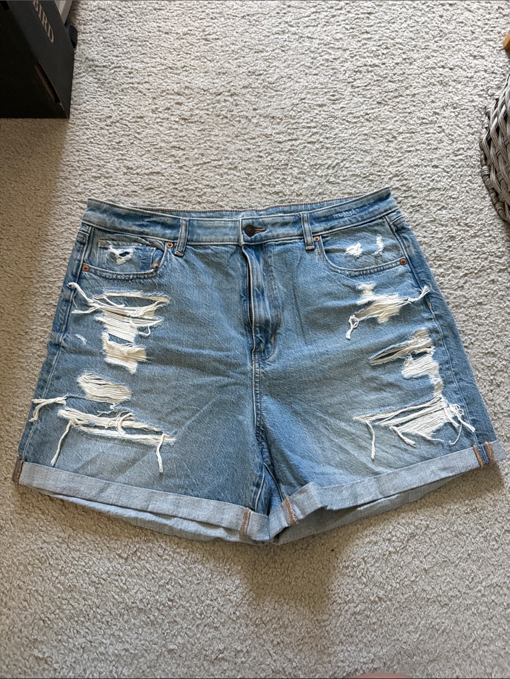American Eagle Outfitters Light Blue Distressed Denim Shorts | Sz 14